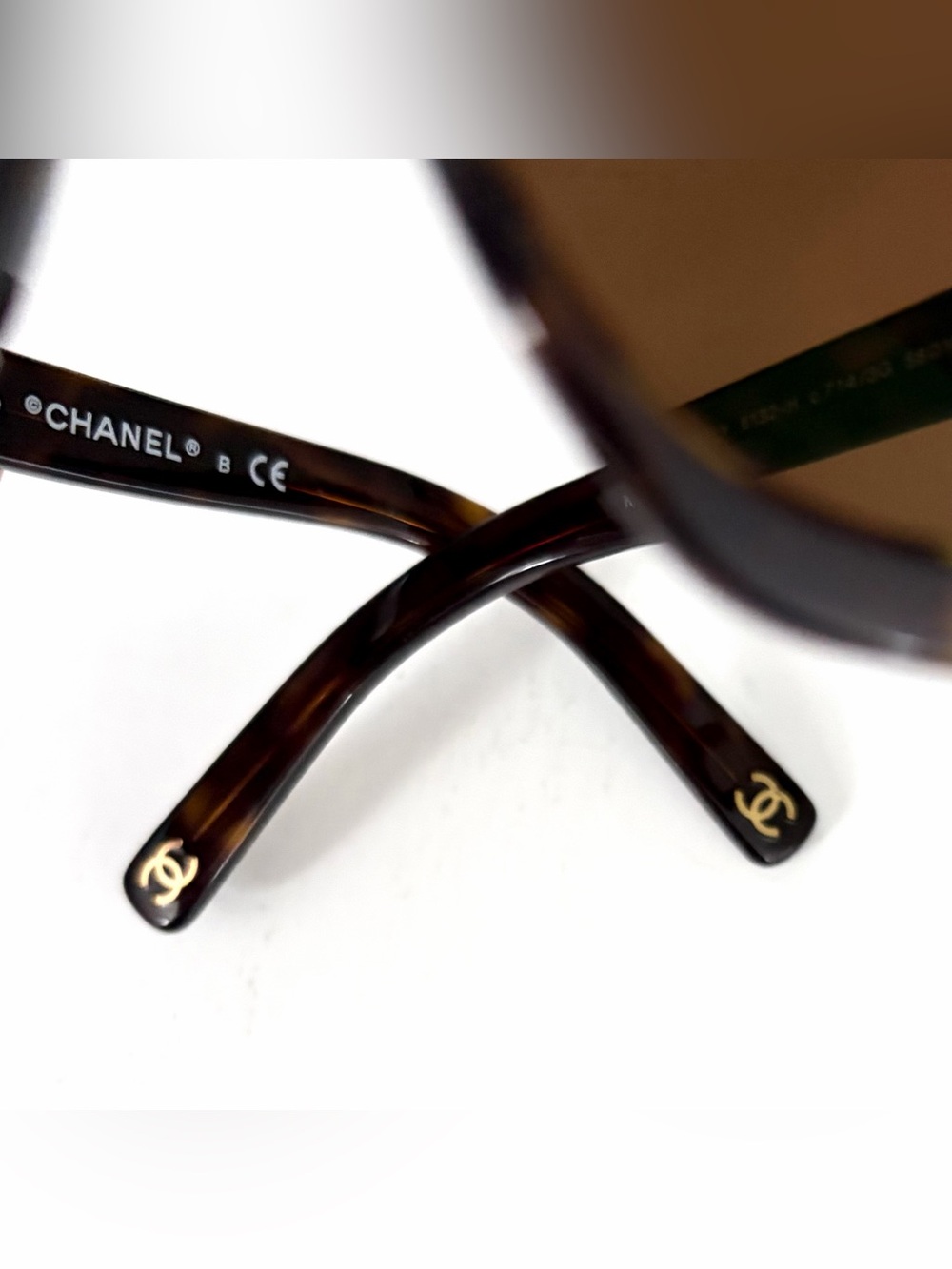 Chanel Sunglasses Tortoise Shell Frame Brown Pearl Collection 5132-H Sunglasses - Picture 15 of 16